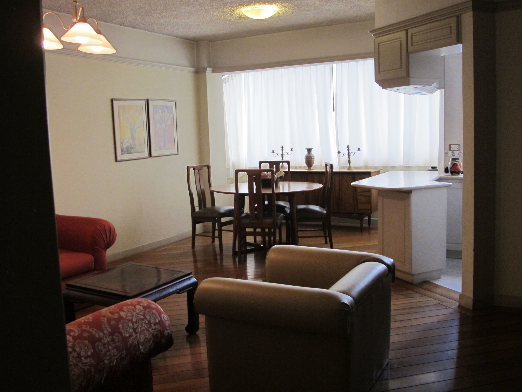 Filatelia Suites & Travel Кито Екстериор снимка