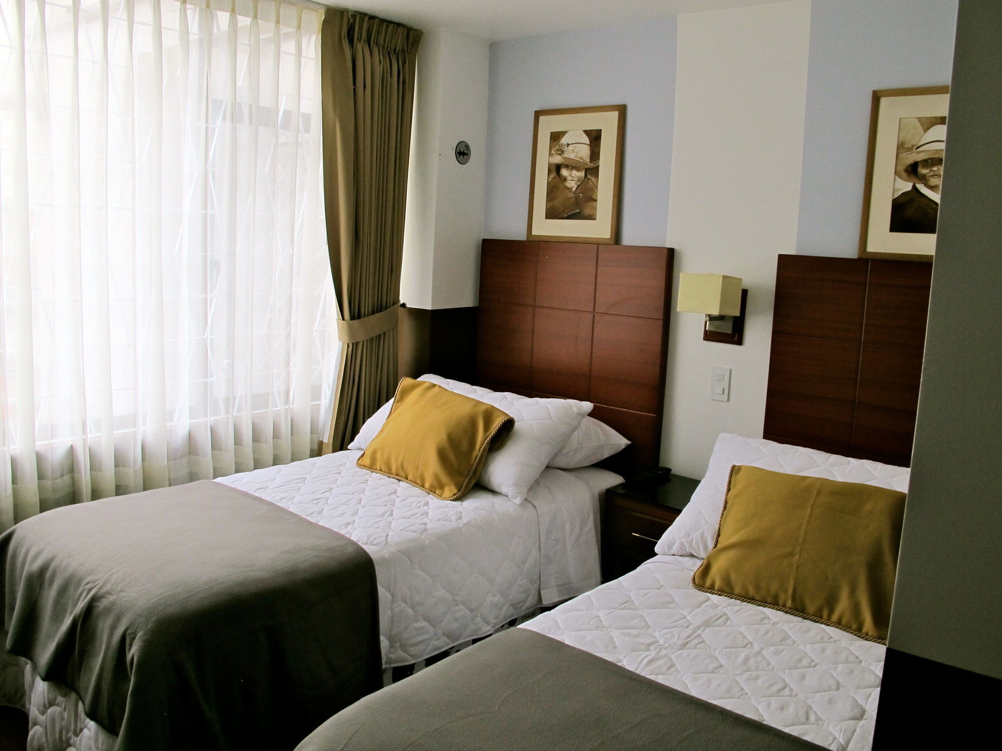 Filatelia Suites & Travel Кито Екстериор снимка