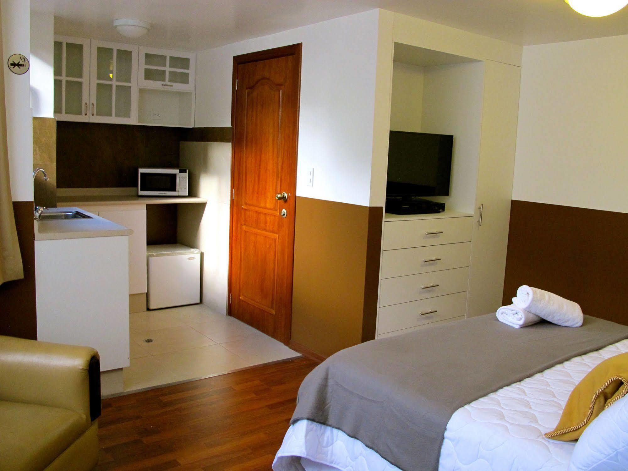 Filatelia Suites & Travel Кито Екстериор снимка